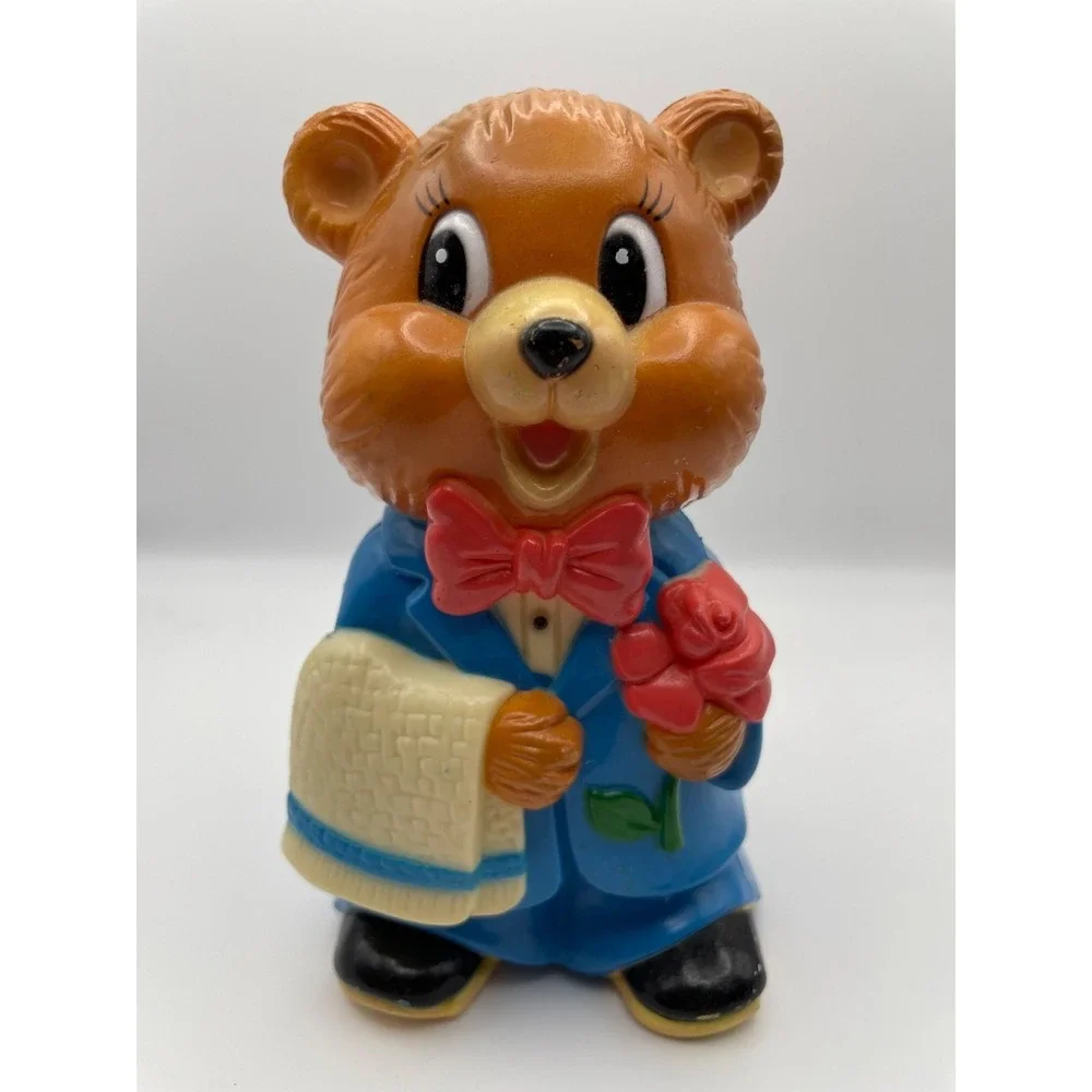 Giftco Vintage Bear and Mouse Powder Spice Cheese Shakers Plastic